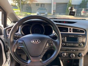 Kia Ceed - 10