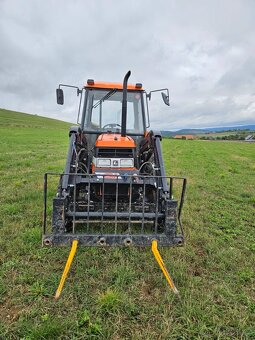 Malotraktor Kubota GL53 s čelním nakladačem - 10