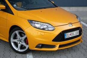 Ford Focus 2.0 EcoBoost SCTi ST R - 10