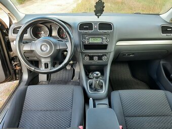 VW Golf VI Variant 1.6 TDI . Rok 2011 - 10