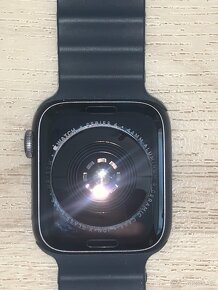 Apple watch series 4 grafitově šedá (44 MM) - 10