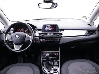 BMW Řada 2 1,5 218i 100kW Active Tourer (2015) - 10