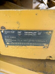 CAT 725 - 10