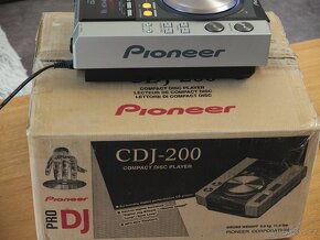 PIONEER CDJ 200 v orig.balení--Top stav - 10