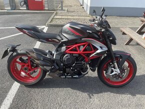 MV Agusta Brutale 800 - 10