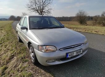 Ford Escort 1,6i - 10