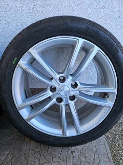 Letni sada, Tesla S. 4x Nokian Hakka Black 3 245/45 R19 - 10