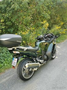 Kawasaki GTR 1400 krasna facelift - 10