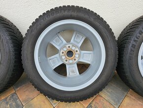 Originální zimní sada Škoda Octavia III s pneu Goodyear UG9 - 10