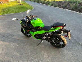 Kawasaki Ninja 400 - 10