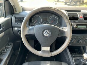 Volkswagen Golf V 1,6i 75kW LPG, r.v. 2008 - 10