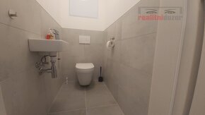 Nájem bytu 2kk + šatna, 56 m2, kompletně zařízen, balkon, vč - 10