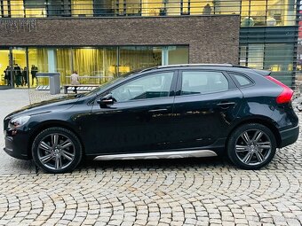 Volvo V40 2.0 D3 5.VÁLEC 110KW KAMERA LED CROSS COUNTRY - 10