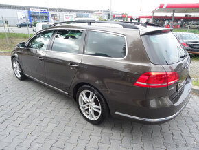 Volkswagen Passat kombi 2,0 TDi - 10