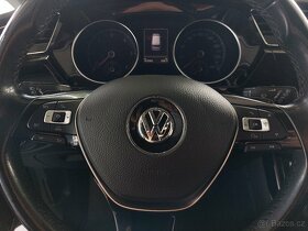 Volkswagen Touran 2,0 TDI HIGHLINE,DSG,TAŽNÉ ZAŘÍZENÍ - 10