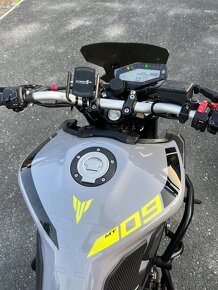 Yamaha mt09 - 10