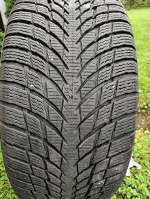 Prodám zimní pneu Nokian Tyres WR 245/40r18 - 10