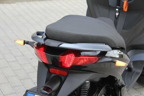 PIAGGIO MP3 300 HPE r. 5/2020 - 10