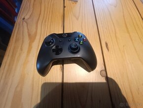 Xbox ONE S 1TB + hra - 10