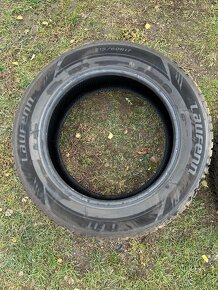 Zimní pneu 215/60 R17 JAKO NOVÉ - 10