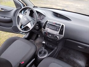 Hyundai i20 1.2 benzín, 60000km,Koup.CR, Serviska - 10