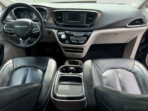 Chrysler Pacifica 3,6 L V6 RU Touring L 2017 AKCE - 10