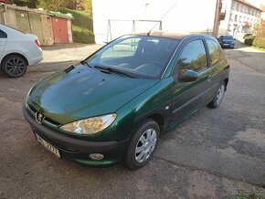 Peugeot 206 1,1 44 kW rok 2005 najeto pouze 130 000 - 10