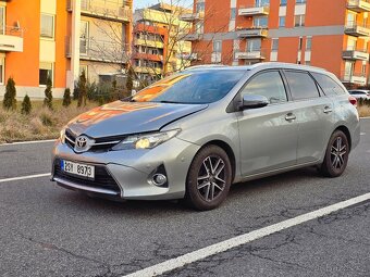 Toyota Auris 1.6 benzin Automat - 10