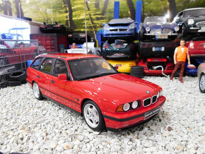 model auta BMW E34 M5 Touring červená farba Otto mobile 1:18 - 10