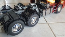 LEGO Scania T143M [SBrick] + flatbed trailer - 10