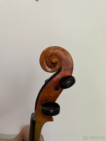 Staré housle Amati - 10