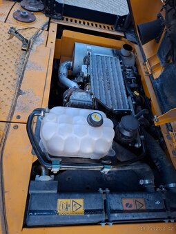 Prodám Jcb js 130 lcT4 - 10