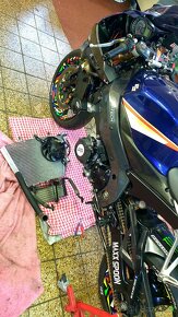 suzuki gsxr 1000 - 10