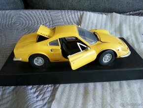 Starý model Ferrari Dino 246 GT ( retro model 24 cm ) - 10