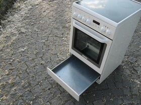 ELEKTRICKÝ SKLOKERAMICKÝ VOLNĚ STOJÍCÍ SPORÁK ELECTROLUX,LCD - 10