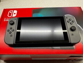 Nintendo Switch - Grey Joy-Con - 10