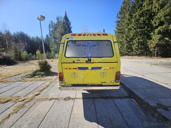 Mercedes Benz G Ambulance - 10