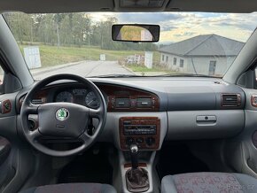 Prodám Škoda Octavia 1.6i, dvě sady kol - 10