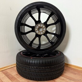 HONDA CIVIC 5x114,3 R20 ET60+NOVÉ LETNÍ 245/30R20 7,5mm - 10