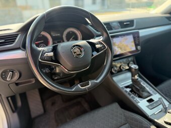 Škoda Superb 3 COMBI 2.0tdi MATRIX/KAMERA/TAŽNÉ/1.MAJ - 10