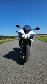 YAMAHA YZF R1 - 10