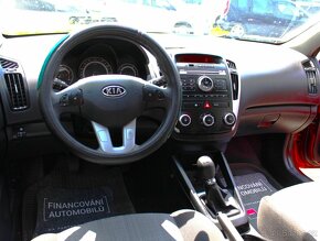 Kia Ceed - 10