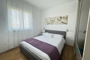 Moderní apartmán 3+kk, 200 m od moře, Rogoznica, Chorvatsko - 10