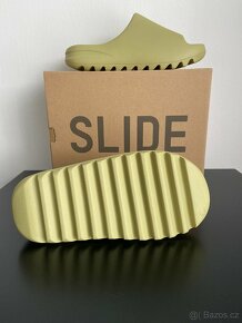 YEEZY SLIDE RESIN - 10