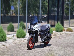 Aprilia SR GT 200 - Sport - 10