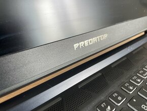 Asus Predátor Triton 300 - 10