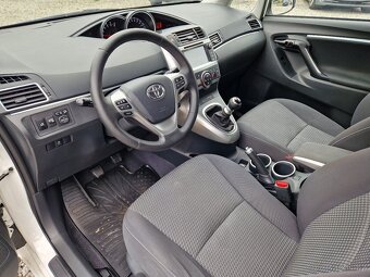 Toyota Verso,1.6D-4D,82KW,7MÍST,KAMERA,BEZ KOROZE,R.V.2015 - 10