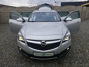 Opel Insignia 2.0CDTi 4x4 COUNTRY TOURER 1A - 10