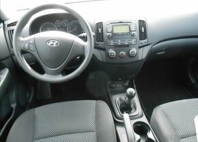 Hyundai i30 1,4 CVVT 80 kW KLIMA Serviska benzín manuál - 10