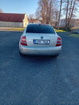 Škoda Superb 2.5 TDI Confort - 10